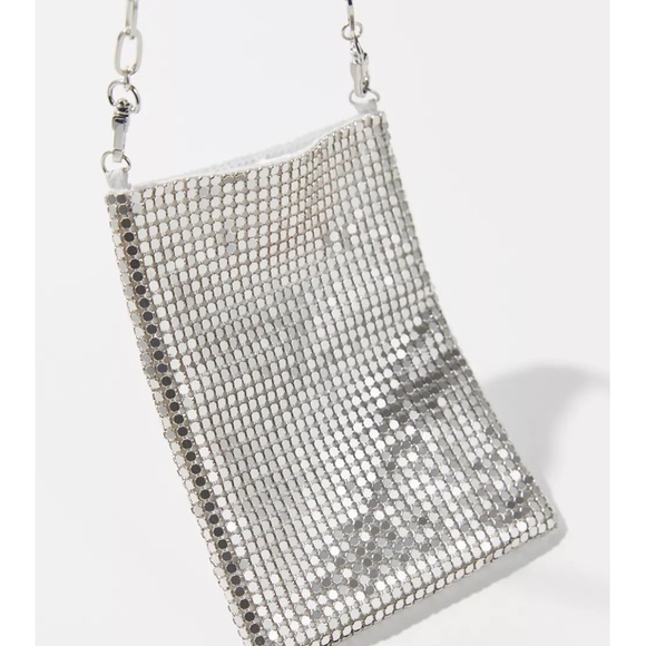 NWOT Urban Outfitters Cleo Chainmail Crossbody Bag Cell Phone - Picture 6 of 14
